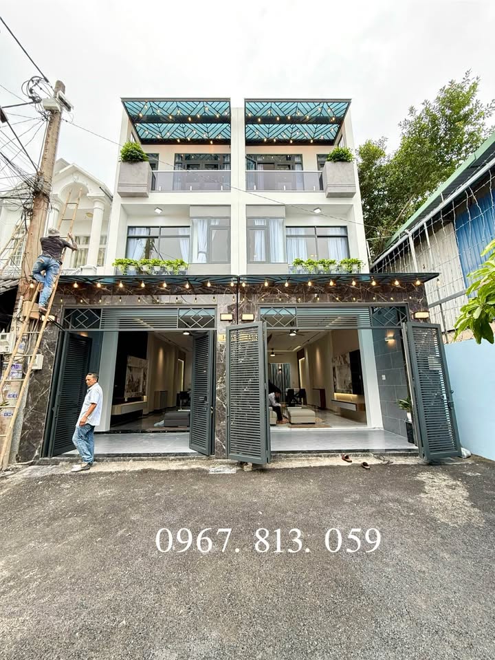 Nhà hẻm xe hơi đường Hà Huy Giáp, Phường An Phú Đông, 56m² giá 4.85 tỷ - Nội thất đầy đủ, sẵn sàng vào ở!