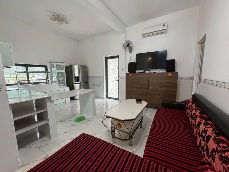 Nhà 2 Mặt Tiền Đường Tôn Đức Thắng, Hòa Thành, Tây Ninh - Diện tích 402m², Giá 6 tỷ - Nhà mới 98%