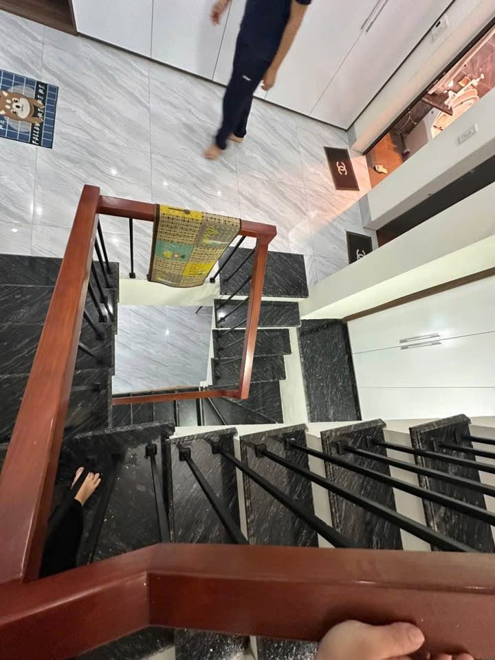 Nhà 2.5 tầng Kỳ Bá Thái Bình 75m² giá 4 tỷ - Ô tô tránh nhau đậu cửa