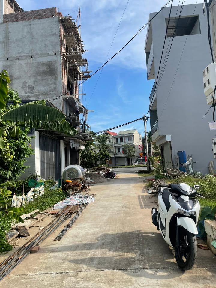 Nhà riêng Lại Yên 61m² giá 9 tỷ - Mặt tiền 4m, khu dân cư sầm uất!