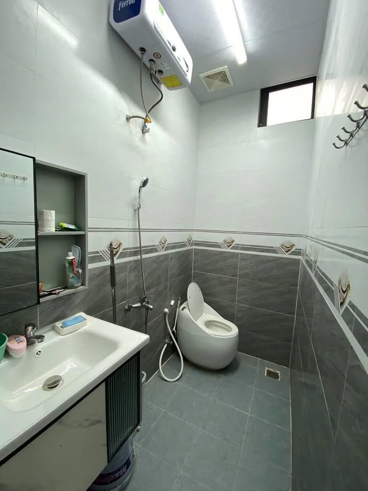 Nhà phố Đà Lạt 70m² giá chỉ 2.5 tỷ - Sổ xây dựng chính chủ!