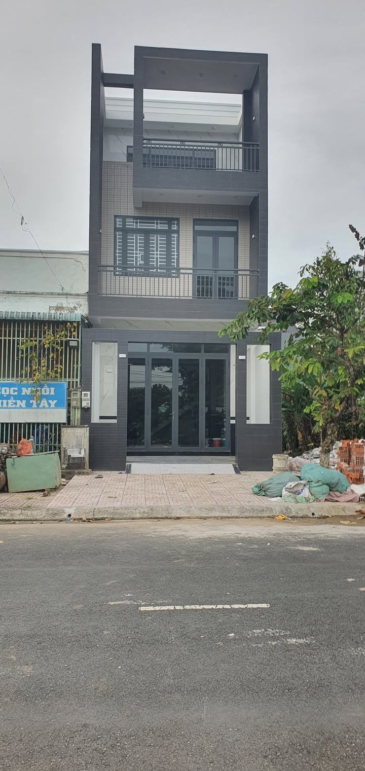 Nhà 3 tầng mới xây tại đường số 5, Cái Răng, Cần Thơ - Giá chỉ 6 tỷ!