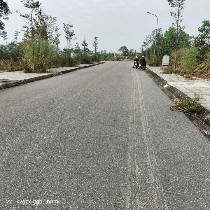 Lô đất vàng Đông Quang 132m² giá 1.45 tỷ - Vị trí đẹp, giao thông thuận tiện!