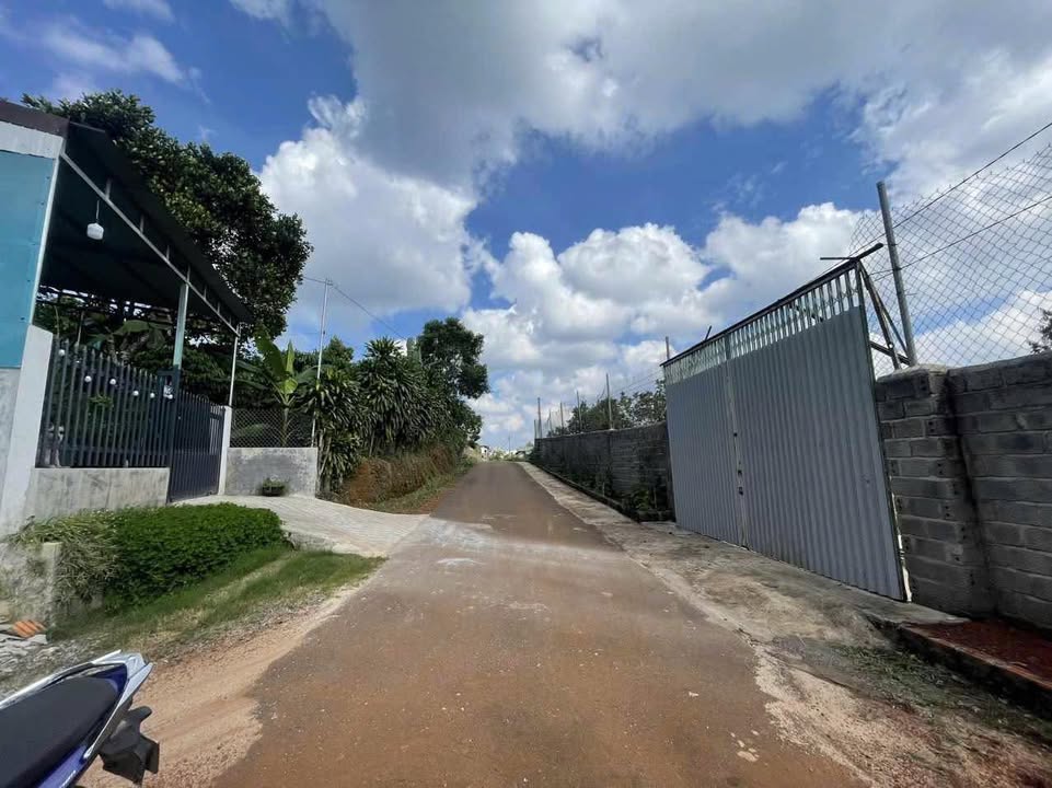 Đất nền Bảo Lộc 135m² giá chỉ 1.3 tỷ - Mặt tiền hẻm ô tô vào tận nơi!