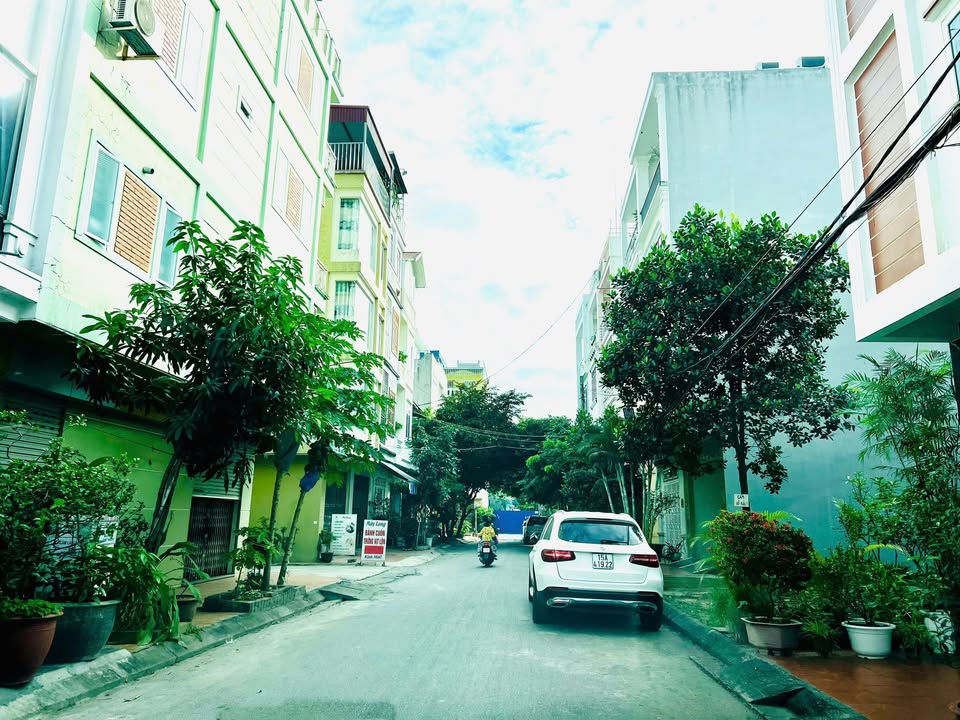 Đất nền lô góc 40m² Thành Tô - Giá 4 tỷ - Vị trí đắc địa, giao thông thuận lợi!