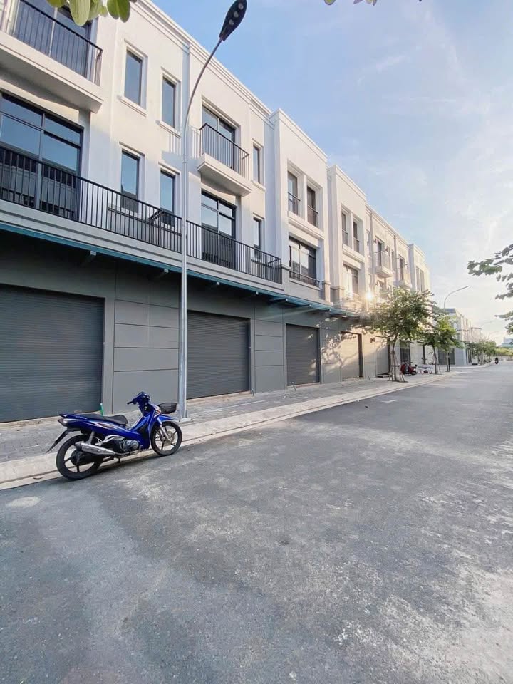 Nhà đẹp 3 tầng tại đường Số 16B, phường Mỹ Phước, 65m² - Giá chỉ 2 tỷ!