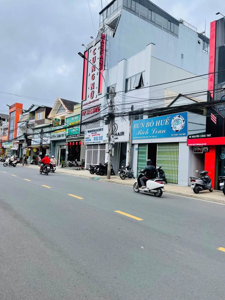 Nhà phố mặt tiền đường Nguyễn Công Trứ, Đà Lạt 133m² giá 26 tỷ - Vị trí đắc địa cho kinh doanh
