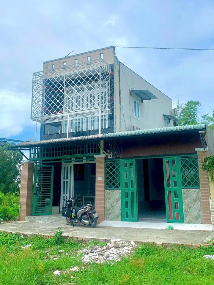 Nhà cấp 4 và nhà lầu mới xây tại xã Mỹ Hạnh Nam, Long An - Chỉ 1.65 tỷ