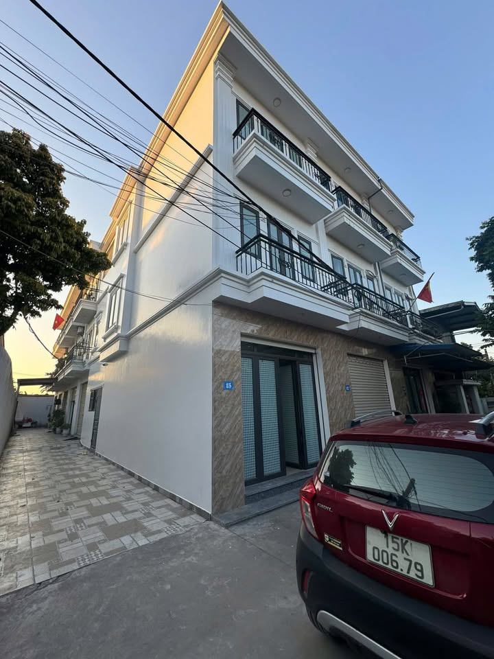 Nhà Lô Góc 3 Tầng Tổ 7 An Dương 47.2m² giá 2.7 tỷ - Tiện ích đầy đủ!