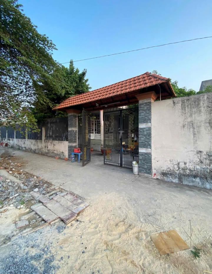 Nhà vườn Thới Tam Thôn, Hóc Môn 403m² giá 9.3 tỷ - Không thể bỏ lỡ!