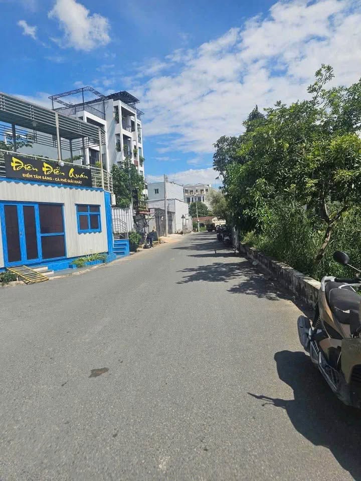 Nhà xưởng nhỏ mặt tiền TA10, Thới An, Q12 - 210m² giá 8 tỷ - Cơ hội đầu tư tuyệt vời!