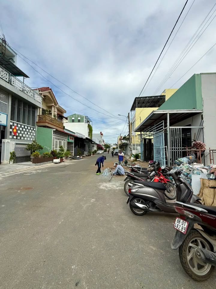 Nhà mặt tiền đường Hà Huy Giáp, Rạch Giá 112.5m² giá 3 tỷ - Cơ hội đầu tư tuyệt vời!