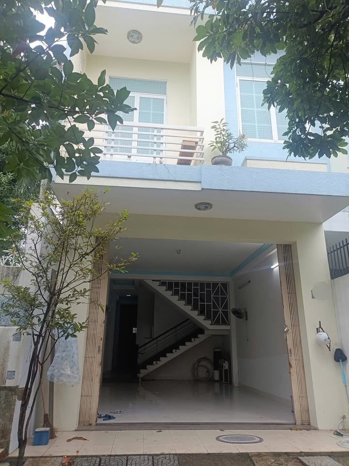 Nhà nguyên căn cho thuê tại đường Lý Nhân Tông, quận Hải Châu, 95m² - Thích hợp kinh doanh và ở hộ gia đình!