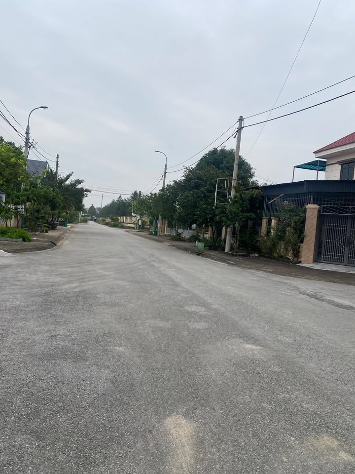 Bán đất Đông Minh 138m² giá 1 tỷ - Đường rộng, vị trí đẹp!