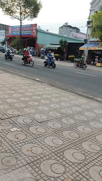 Mặt bằng cho thuê tại ngã ba Trần Hưng Đạo - Nguyễn Binh Đồng Xoài, diện tích linh hoạt, giá thỏa thuận!