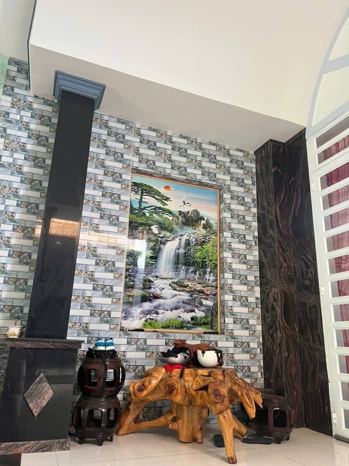 Nhà bán tại Đồng Tiến, Đồng Xoài 360m² giá chỉ 1.58 tỷ - Thiết kế kiên cố, gần Quốc lộ 14!