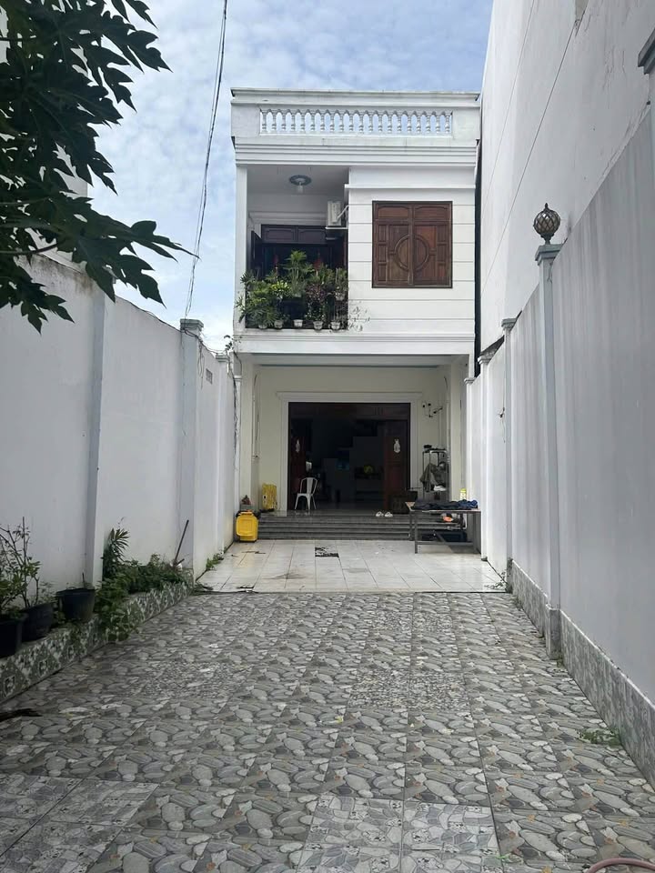 Nhà mặt tiền Trần Đại Nghĩa, Phước Hậu, Vĩnh Long 200m² giá 11.8 tỷ - Tiện ích đầy đủ, phù hợp kinh doanh!