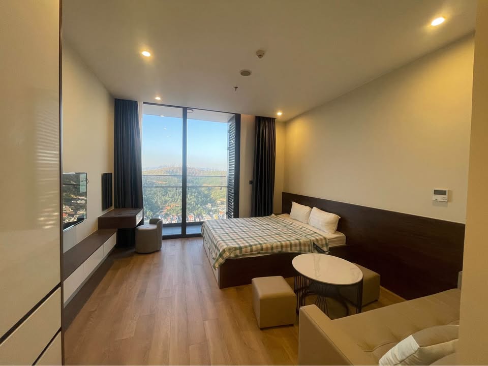 Căn hộ ICON40 Bãi Cháy 63m² giá 2 tỷ - Full nội thất, hướng Bắc thoáng mát!