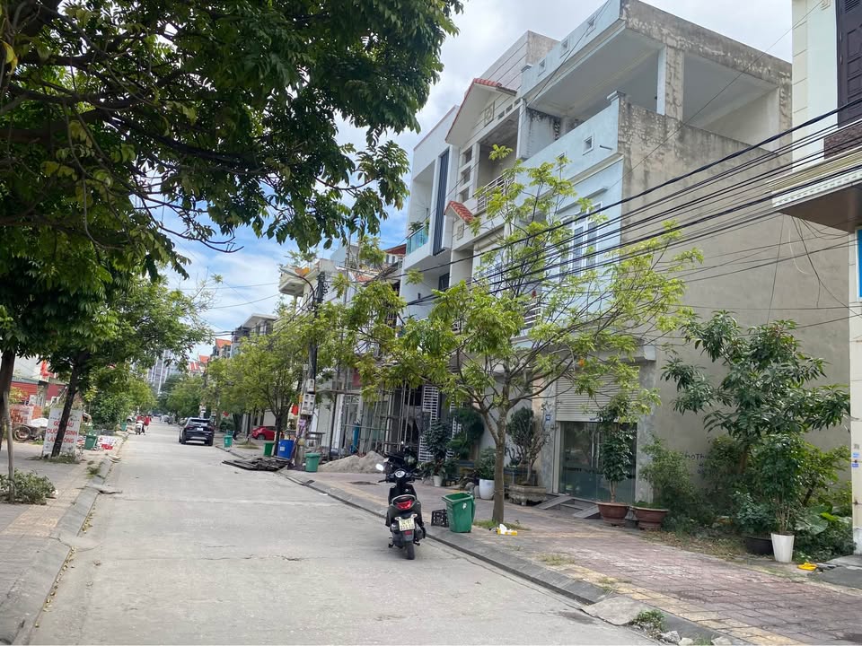 Đất Cẩm Trung 60m² giá 2 tỷ - Kinh doanh cực tốt gần bờ hồ!