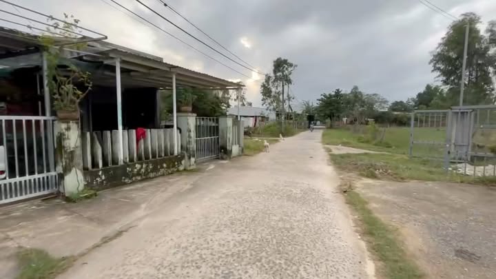 Đất nền Hòa Tiến Đà Nẵng 200m² giá 2.35 tỷ - Đường rộng, không ngập lụt!