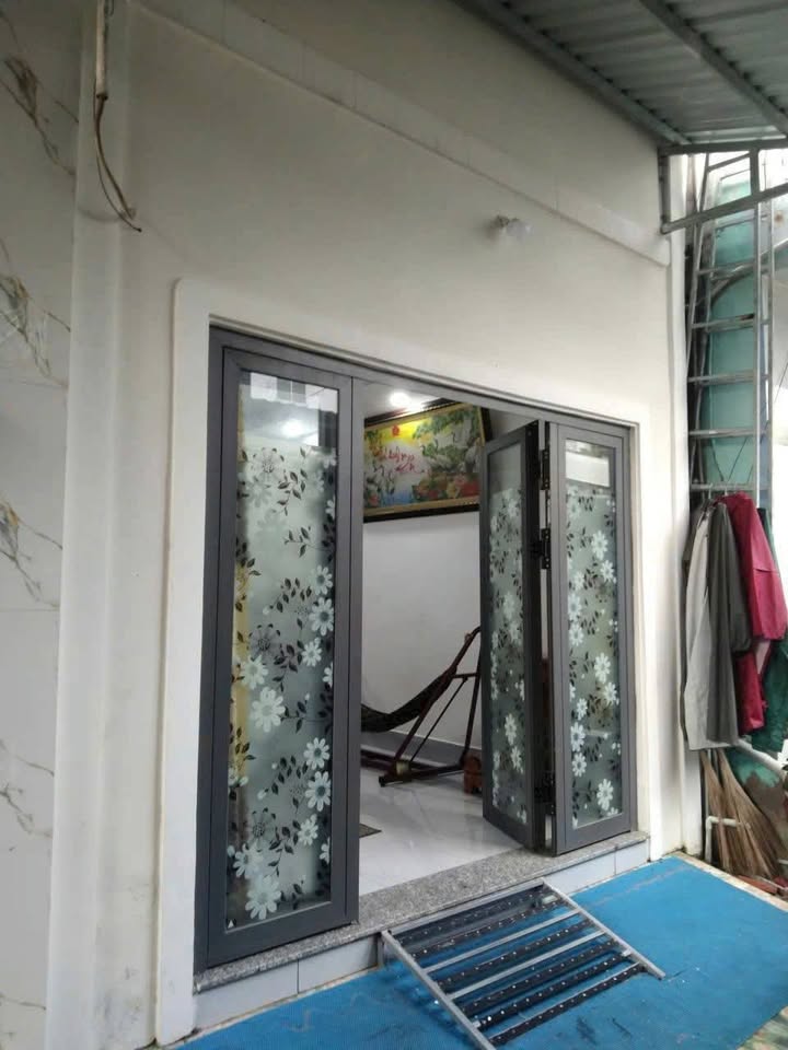 Nhà 1 Trệt 1 Lầu tại Phường Long Châu, TP. Vĩnh Long 62.5m² giá 1 tỷ - Gần chợ đêm chỉ 20m!