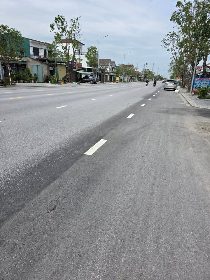 Đất mặt đường Quang Trung, TP Hà Tĩnh 100m² giá 5 tỷ - Vị trí đắc địa kinh doanh!