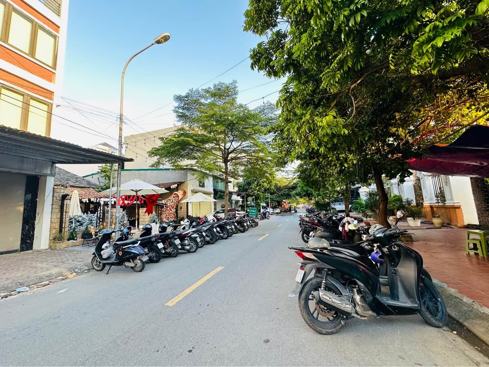 Đất nền Từ Sơn 100m² giá 13 tỷ - Vị trí kinh doanh đắc địa!