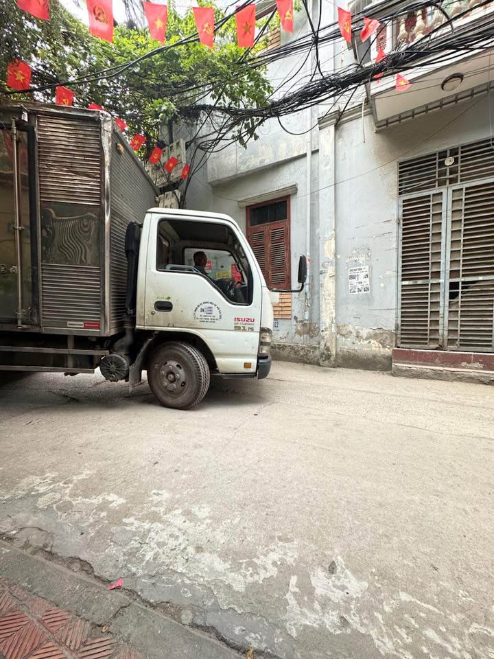 Nhà phố Tân Mai Hoàng Mai 42m² giá 11 tỷ - Vị trí đắc địa, kinh doanh tốt!