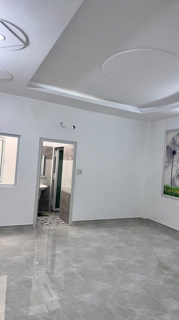 Nhà đẹp nở hậu Hiệp Thành 65m² giá 5,85 tỷ - Thiết kế hiện đại, hẻm rộng 8m!