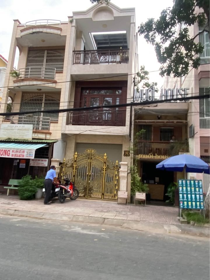 Nhà mặt tiền Nguyễn Du Long Xuyên 7 phòng ngủ giá 15 triệu - Cơ hội thuê lý tưởng!