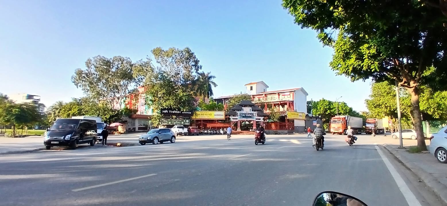 Bán gấp FrontHouse 52m² Sài Đồng - Giá chỉ 13 tỷ, nội thất cao cấp!