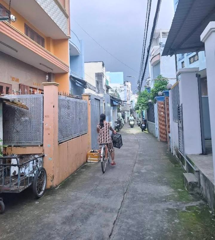 Nhà 2 tầng đường Nguyễn Nhược Thị, Quận 8, 22m² giá chỉ 1 tỷ - Sổ hồng riêng, tặng nội thất!