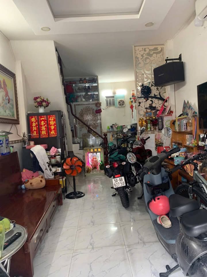 Nhà cho thuê đường Hàn Hải Nguyên, Quận 11, 35m² giá 8.5 triệu - Gần công viên và trường học!