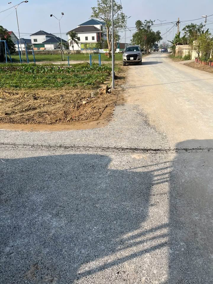 Đất Nghi Xuân 100m² giá 2 tỷ - Vị trí siêu đẹp ven đường 72m!