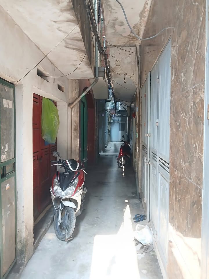 Đất Minh Khai, Hai Bà Trưng 30m² giá 5.39 tỷ - Bán đất tặng nhà C4!