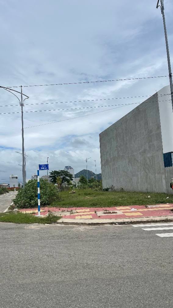 Đất nền góc I20 TDC Phan Đăng Lưu 117m² giá 2.75 tỷ - Vị trí đắc địa, hạ tầng hoàn thiện!