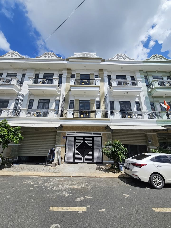 Nhà phố An Phú, Bình Dương 67.5m² giá 4.5 tỷ - Sổ hồng hoàn công, gần chợ Đông Đô!