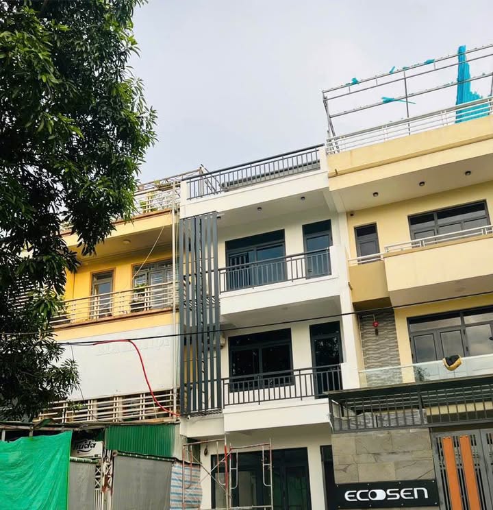 Nhà 3 tầng mặt đường Phượng Hoàng, Vinh 100m² giá 9.45 tỷ - Kinh doanh sinh lời ổn định!