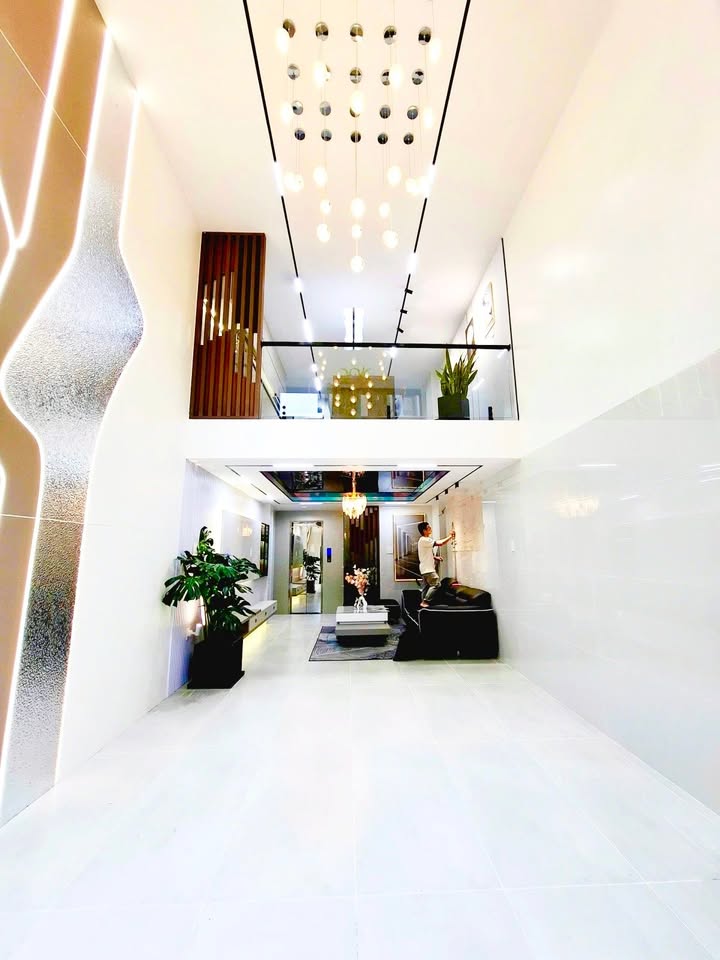 Biệt thự phố Lạc Long Quân Quận 11 45m² giá 9 tỷ - Thiết kế hiện đại, sẵn sàng ở ngay!