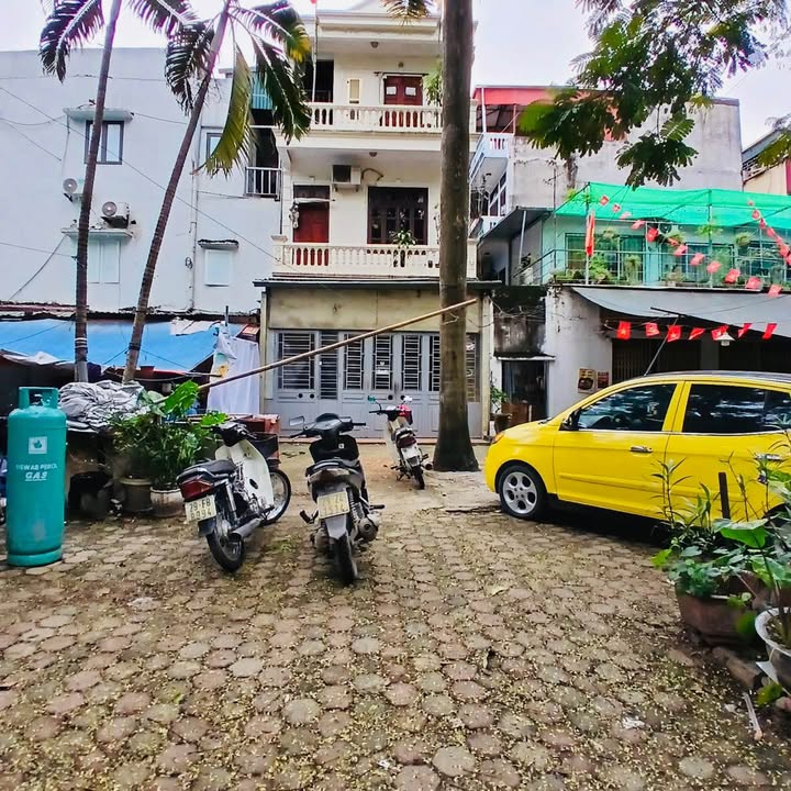 Cho thuê nhà 3 tầng mặt đường kinh doanh Tứ Hiệp - Diện tích 50m² chỉ 15 triệu/tháng!