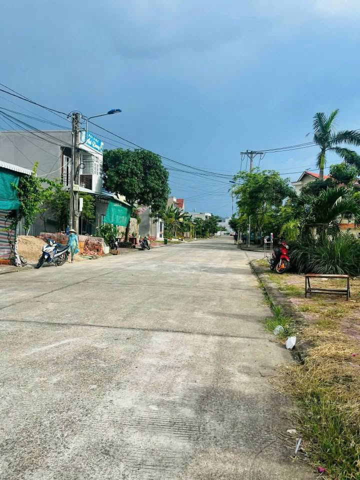 Đất nền bán gấp đường Võ Văn Ngân, Cà Mau 100m² - Vị trí đắc địa gần trung tâm!