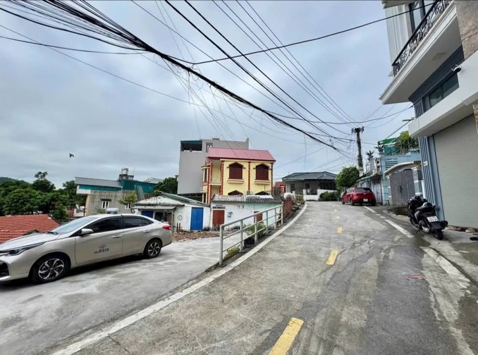 Đất nền Giếng Đáy Hạ Long 61m² giá 1 tỷ - Tiềm năng đầu tư hấp dẫn!