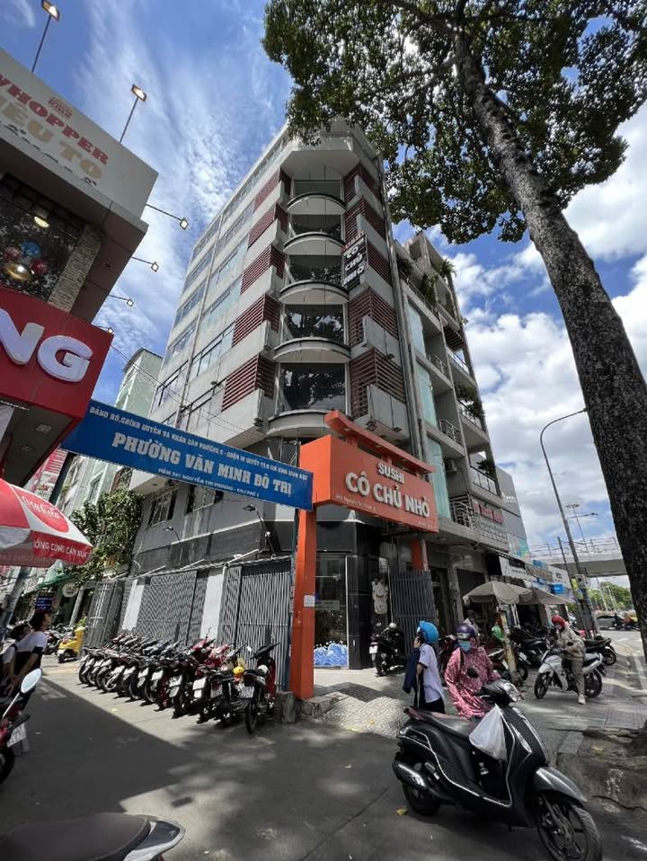 FrontHouse góc 2 mặt tiền tại Nguyễn Tri Phương, Quận 10, 50m² giá 48.5 tỷ - Cơ hội đầu tư hiếm có!