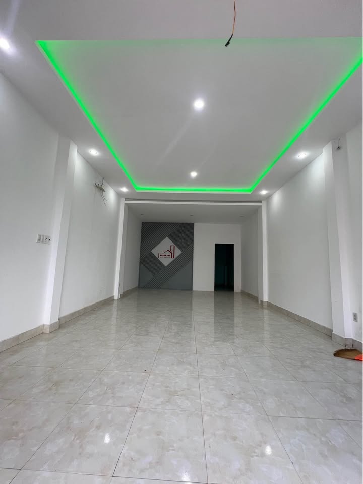 Nhà cho thuê đường Đặng Văn Lãnh, Phong Nẫm 133m² - Sảnh rộng thoáng mát!