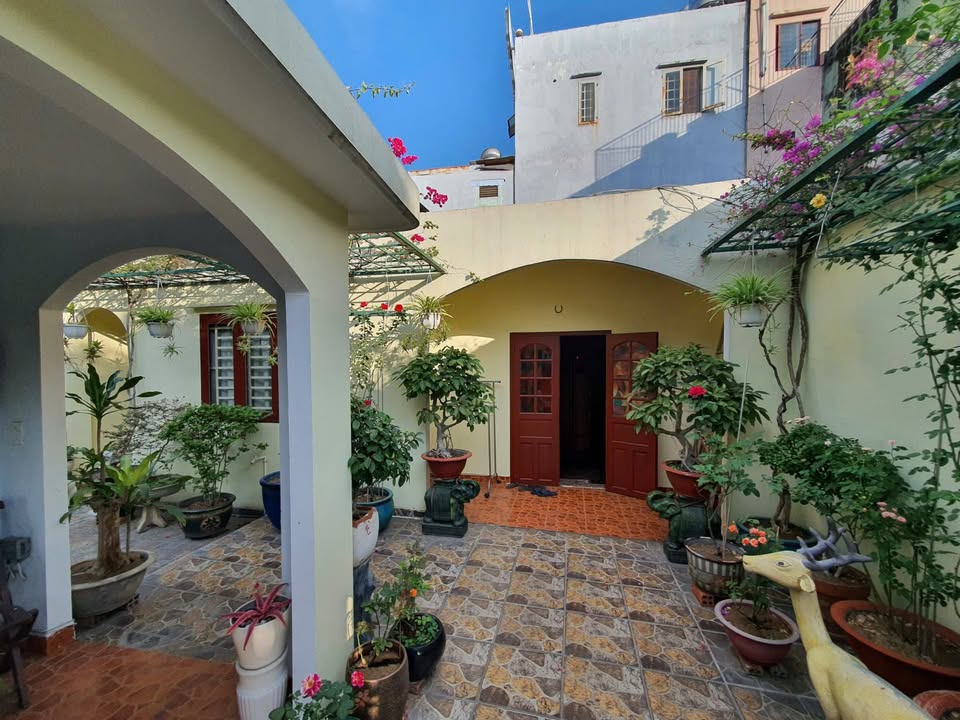 Nhà bán quận 10, đường Đồng Nai, 205m² giá 52 tỷ - Địa điểm lý tưởng cho kinh doanh!