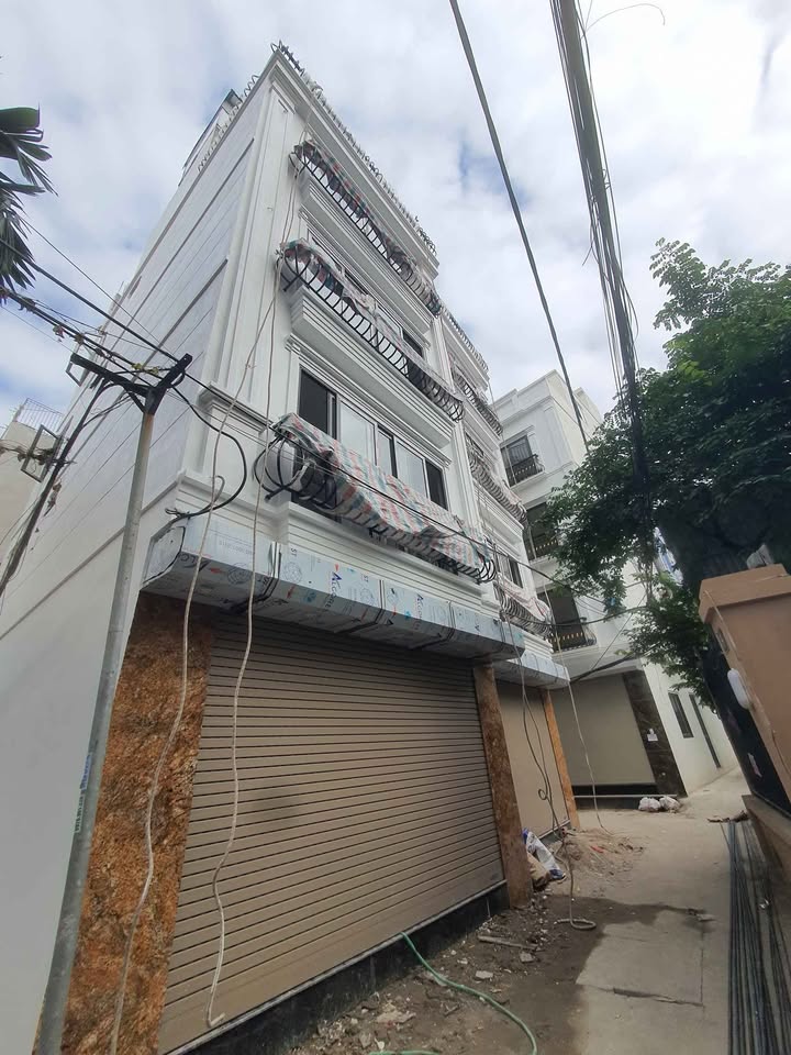 Nhà La Khê 52m² 5T - Lô góc ô tô vào tận nơi, giá chỉ 1 tỷ!