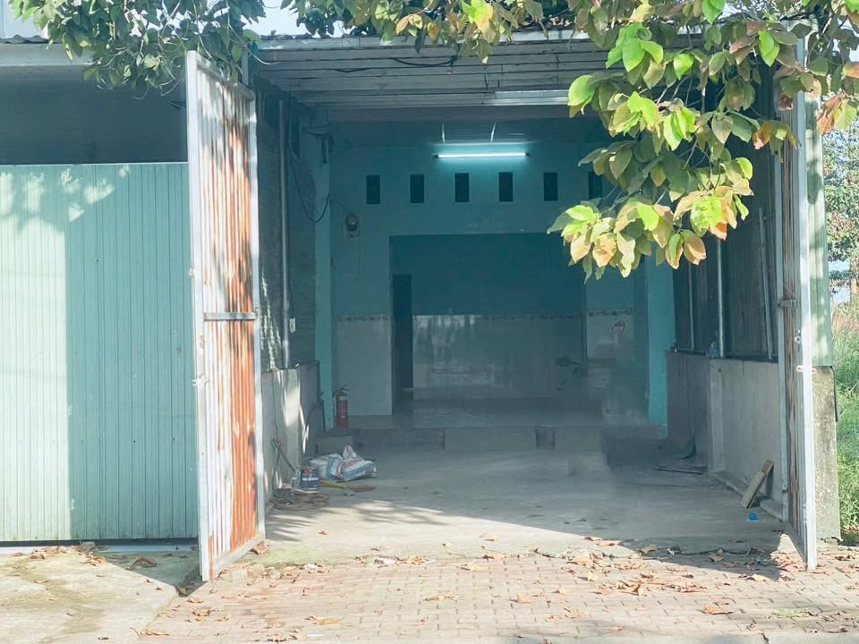 Nhà cho thuê tại Tân Phước Khánh, Tân Uyên - Sân để xe ô tô, giá chỉ 3.5 triệu!