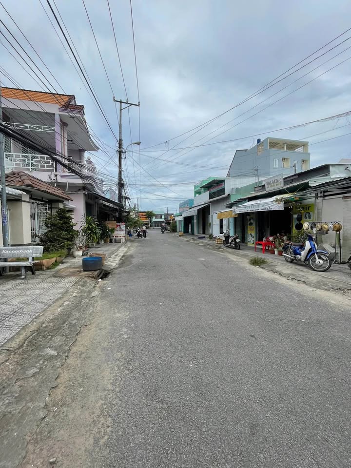 Bán đất tặng nhà mặt tiền Nguyễn Ngọc Thạch 221,7m² giá 4,1 tỷ - Đầu tư sinh lời ngay!