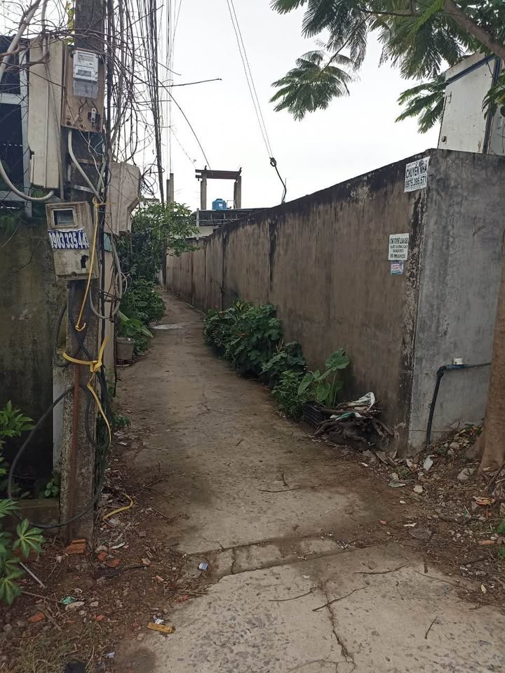 Nhà cấp 4 Long Thượng 242m² giá 2.6 tỷ - Sổ hồng riêng chính chủ