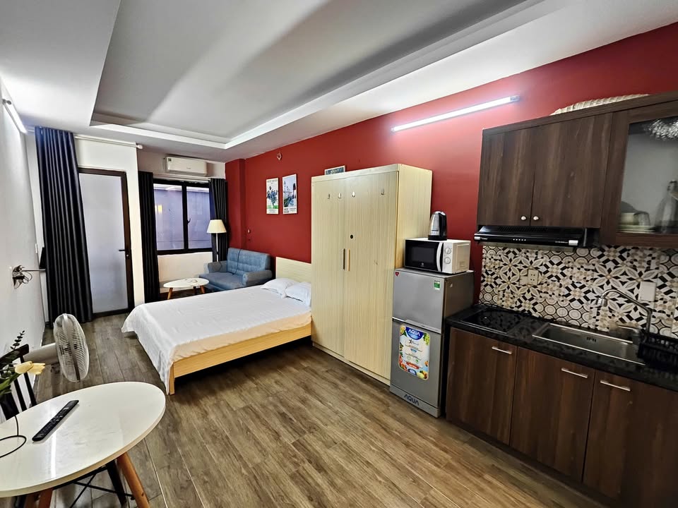 Cho thuê CCMN tại Đội Cấn, Ba Đình 30m² - Đầy đủ tiện nghi, ban công thoáng mát!